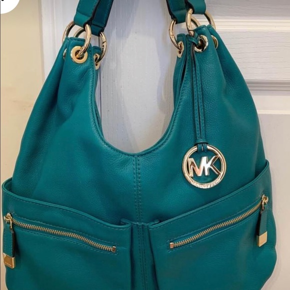 ๐ธ๐ธ๐ธ SOLD ๐ธ๐ธ๐ธ.  Large leather teal Micheal Kors purse - Picture 7 of 7